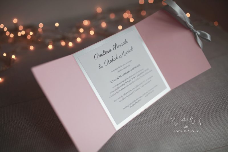 ELE 445 Zaproszenia ślubne w folderze pudrowy róż i srebro